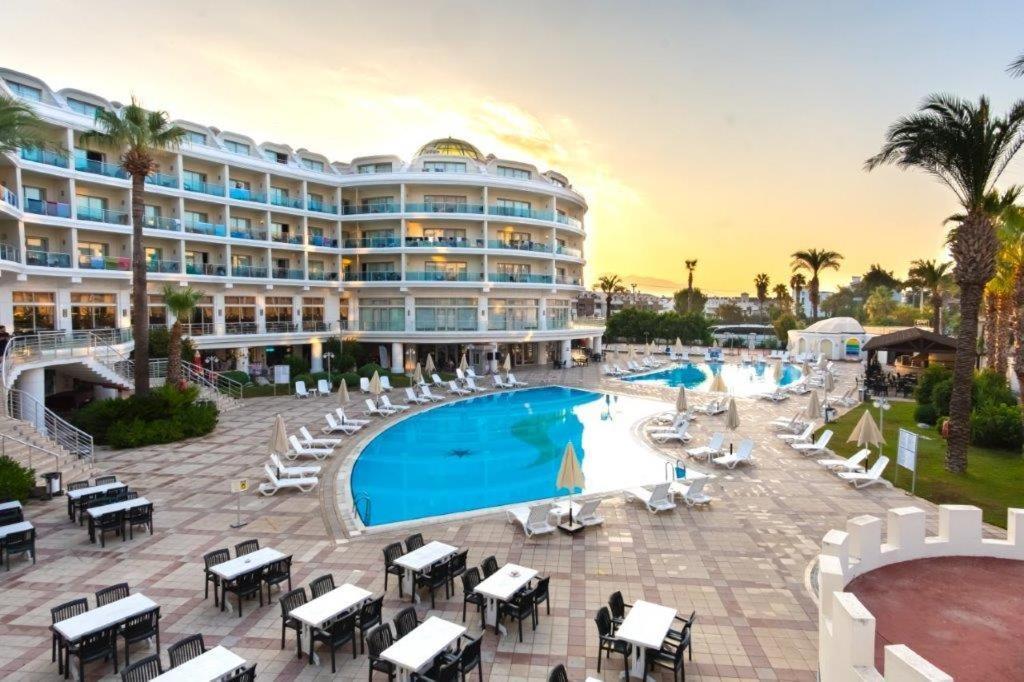 Pineta Park Deluxe Hotel Мармарис Екстериор снимка